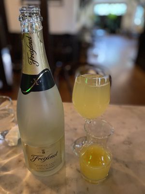 Brasserie Saint James by null