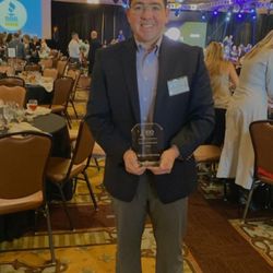 AGE Executive Valet Parking - Our CEO receiving Award for Excellence from BBB!