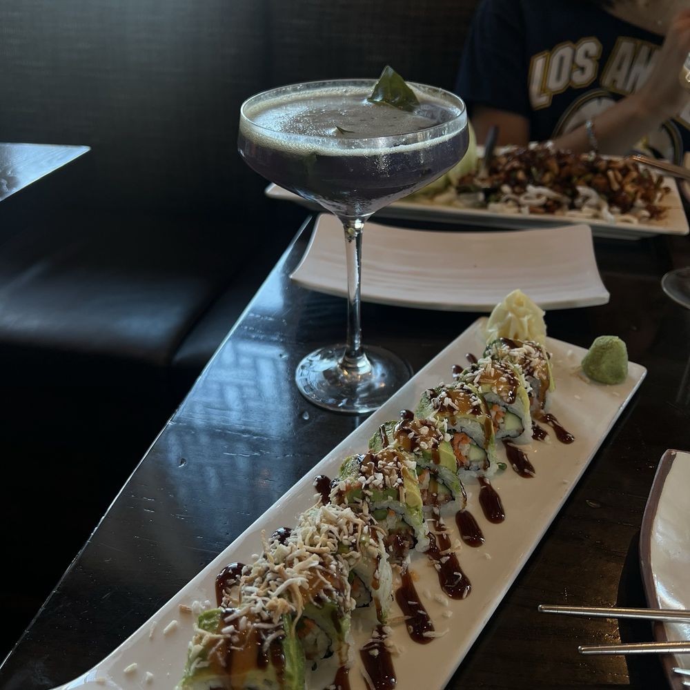 Starfish - Naked Buddha Roll (TUNA REPLACE TOFU) - Asian Fusion Near Me - Newport Beach, California Starfish - Naked Buddha Roll (TUNA REPLACE TOFU) - Asian Fusion Near Me - Newport Beach, California