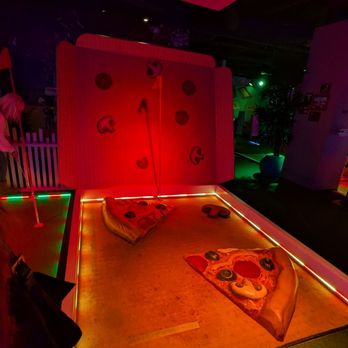 Holey Moley - The pizza putt - Mini Golf Near Me - Santa Monica, California
