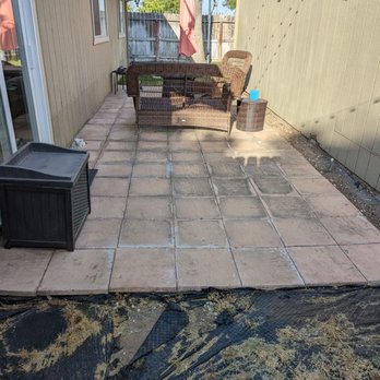 Hernandez Landscaping - This is the Horrible before picture of my Yard - Tree Services Near Me