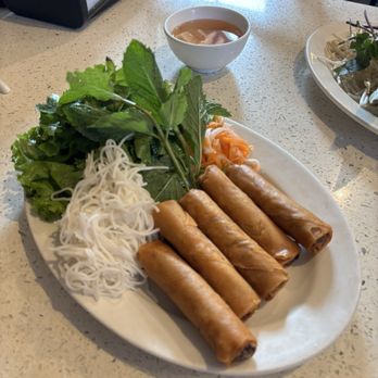 Pho Tasty - 5A. Crispy Vietnamese Egg Rolls with Lettuce Wraps - Vietnamese Near Me - Artesia, California