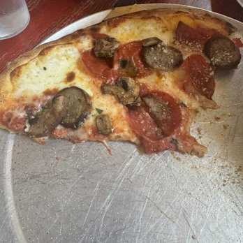 Pizzeria Mangiamo - Salsiccia e pepperoni with mushrooms was a hit - Pizza Near Me - Hill City, South Dakota