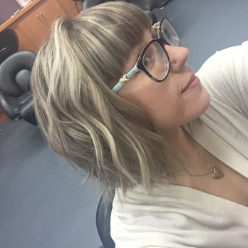 Bella Tresse Salon - Hair Salons Near Me - Grand Terrace, California