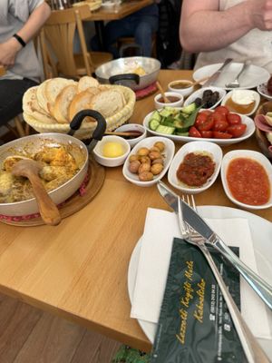 Yiğit Sofram Gözleme ve Kahvaltı by null