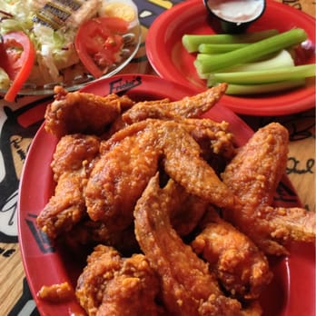 Fricker's Findlay - Garlic wings w/ house salad, celery and blue cheese - Sports Bars Near Me - FINDLAY, Ohio Fricker's Findlay - Garlic wings w/ house salad, celery and blue cheese - Sports Bars Near Me - FINDLAY, Ohio