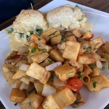 Blackwall Hitch - Crab Benedict - New American Near Me - Baltimore, Maryland Blackwall Hitch - Crab Benedict - New American Near Me - Baltimore, Maryland