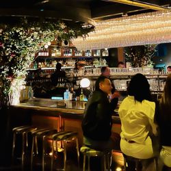 Born & Raised - Upstairs bar