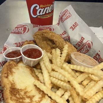 Raising Cane's - Two piece chicken tender combo - Fast Food Near Me - New York, New York Raising Cane's - Two piece chicken tender combo - Fast Food Near Me - New York, New York