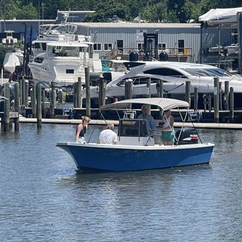 South River Boat Rentals - 23' Parker - Boating Near Me - Edgewater, Maryland South River Boat Rentals - 23' Parker - Boating Near Me - Edgewater, Maryland