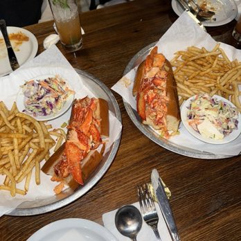 Sam's Chowder House - Naked Lobster Roll - Seafood Near Me - Half Moon Bay, California