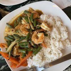 Hot Mama’s Kitchen - Lemongrass green beans (choice of protein)