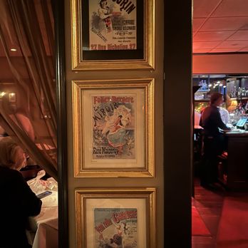Cafe Bizou - Beautiful artwork on the wall. - French Near Me - Agoura Hills, California