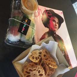 Cold rolls and lotus chips baby!! Nom nom nom