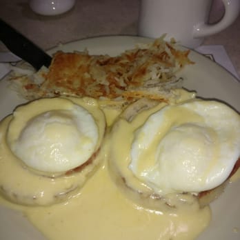 Chris' Pancake & Dining - Eggs benedict - Breakfast & Brunch Near Me - St. Louis, Missouri Chris' Pancake & Dining - Eggs benedict - Breakfast & Brunch Near Me - St. Louis, Missouri