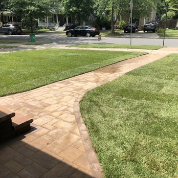 Par 4 Lawn Care - a brick path in a residential neighborhood - Landscaping Near Me Par 4 Lawn Care - a brick path in a residential neighborhood - Landscaping Near Me