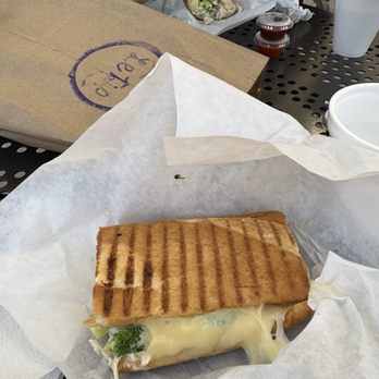 Le Diplomate Cafe - Bakeries Near Me - Irvine, California