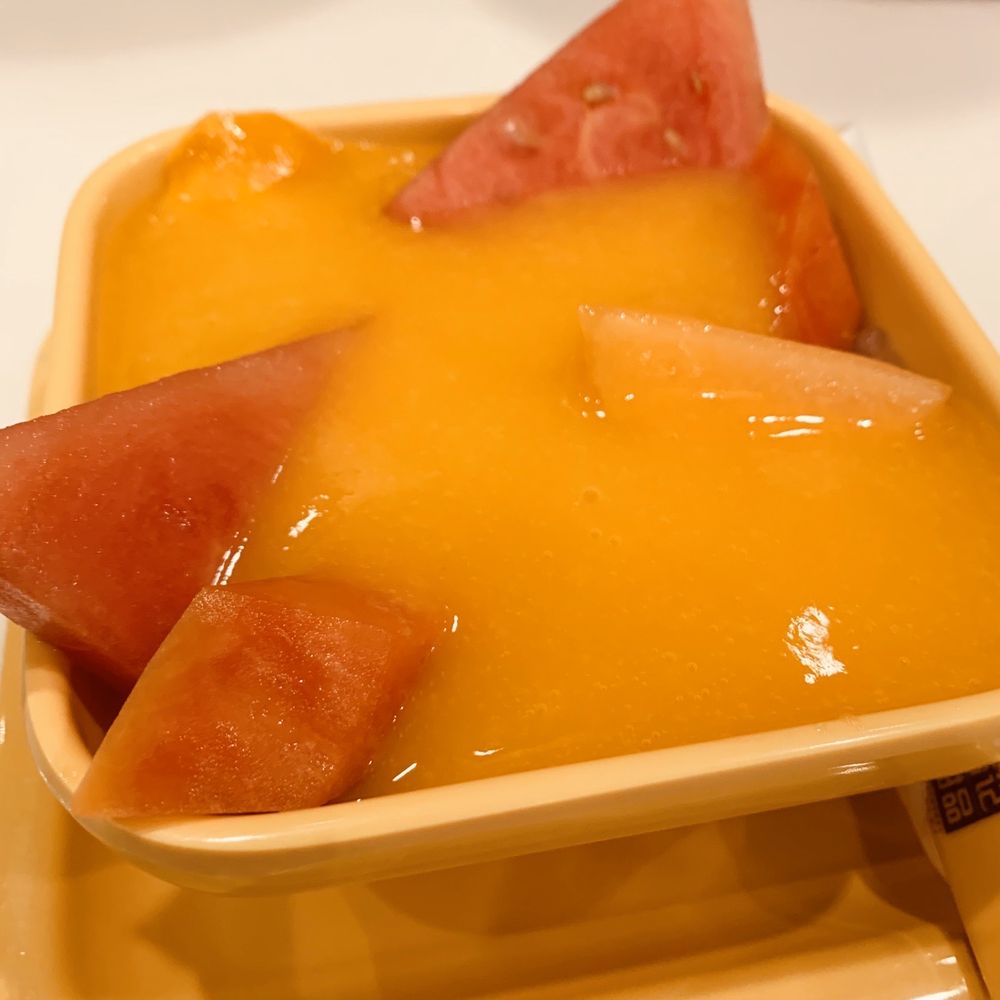 Sweethoney Dessert - Assorted fruit with mango tapioca - Desserts Near Me - Alhambra, California Sweethoney Dessert - Assorted fruit with mango tapioca - Desserts Near Me - Alhambra, California