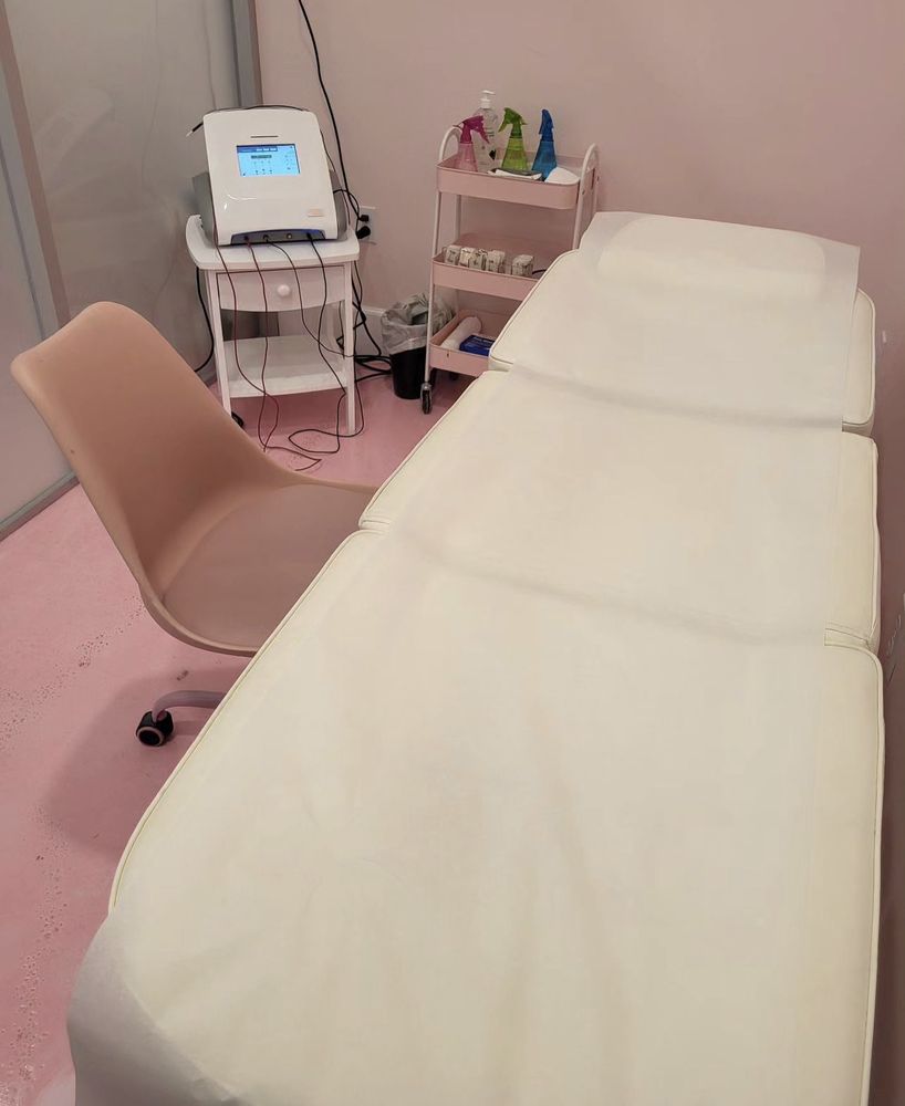 FASTIDIOUS ELECTROLYSIS 817 Americana Way, Glendale, California