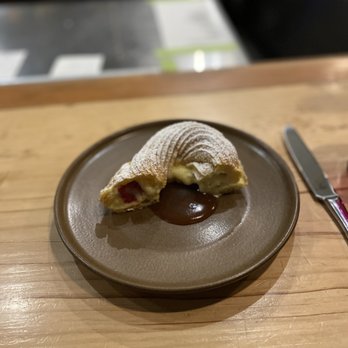 Mägo - Caramel was fantastic, the pastry was not dry, the cream and raspberries were the perfect amount, and beautifully presented. 8/10 - Colombian Near Me - Oakland, California Mägo - Caramel was fantastic, the pastry was not dry, the cream and raspberries were the perfect amount, and beautifully presented. 8/10 - Colombian Near Me - Oakland, California