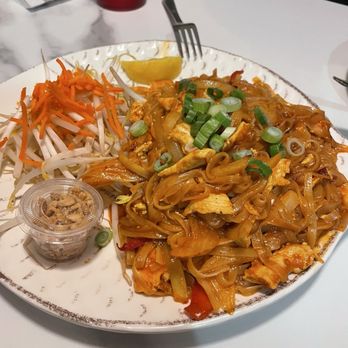 Maui Pho - Pad Thai, - Asian Fusion Near Me - Bakersfield, California Maui Pho - Pad Thai, - Asian Fusion Near Me - Bakersfield, California