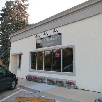 Thai Medallion - Storefront - Thai Near Me - Naperville, Illinois