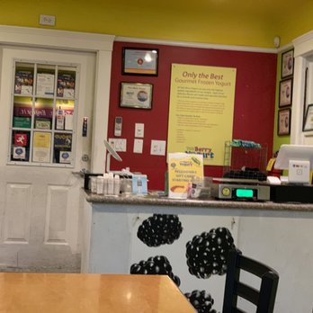 Yoloberry Yogurt - Inside - Ice Cream & Frozen Yogurt Near Me - Davis, California Yoloberry Yogurt - Inside - Ice Cream & Frozen Yogurt Near Me - Davis, California