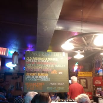 Coyote Bluff Cafe - Ate here a dozen times never for dinner at 8:30 pm shes packed no waiting just a full house - Burgers Near Me - Amarillo, Texas