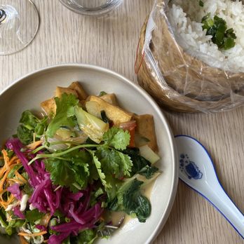 Cafe Saigon - Tofu stir fry - Vietnamese Near Me - Saint-Émilion, 33 Cafe Saigon - Tofu stir fry - Vietnamese Near Me - Saint-Émilion, 33