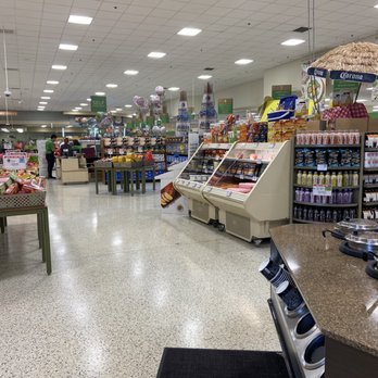 Publix Super Markets- Naples - a view of a grocery store - Bakeries Near Me - Naples, Florida Publix Super Markets- Naples - a view of a grocery store - Bakeries Near Me - Naples, Florida