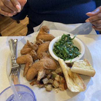 Hidden Manna Cafe - Six Fried Wings - Breakfast & Brunch Near Me - Matteson, Illinois