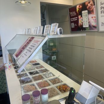 Yogurtland - Ice Cream & Frozen Yogurt Near Me - Redondo Beach, California