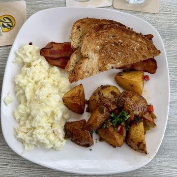 JB's on the Beach - Beachside Breakfast - Seafood Near Me - Deerfield Beach, Florida