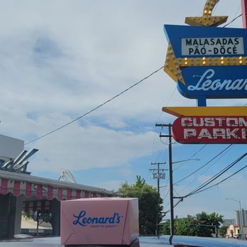 Leonard's Bakery - Bakeries Near Me - Honolulu, Hawaii