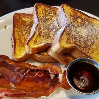 Ruby Tuesday Moanalua - Hawaiian Sweetbread French Toast with Bacon - American Near Me - Honolulu, Hawaii Ruby Tuesday Moanalua - Hawaiian Sweetbread French Toast with Bacon - American Near Me - Honolulu, Hawaii
