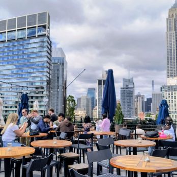 230 Fifth Rooftop Bar - Cocktail Bars Near Me - New York, New York
