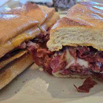 Gus's Subs & Pizza - Pastrami - Pizza Near Me - La Mesa, California