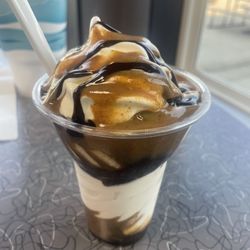 Chilly Willy's Ice Creams & Grill - Peanut Butter Bomb