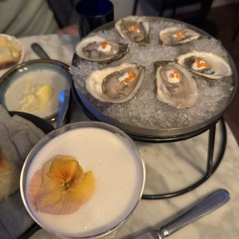 The Crooked Ram - Mind the Gap cocktail and oysters with horseradish crème fraiche and trout roe - Beer, Wine & Spirits Near Me - Manchester, Vermont The Crooked Ram - Mind the Gap cocktail and oysters with horseradish crème fraiche and trout roe - Beer, Wine & Spirits Near Me - Manchester, Vermont