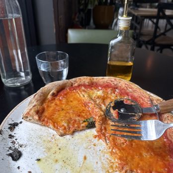 Flat Earth Pizzas - Margherita pizza - Pizza Near Me - London, XGL