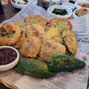 Piggy's Island - Seafood pancake - Korean Near Me - Thornhill, Ontario
