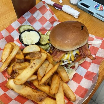 Country Inn Withamsville - Pigskin burger w/ fries - Fast Food Near Me - Cincinnati, Ohio Country Inn Withamsville - Pigskin burger w/ fries - Fast Food Near Me - Cincinnati, Ohio
