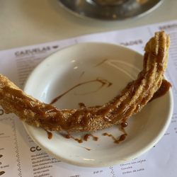 Almozero - Churro con cajeta