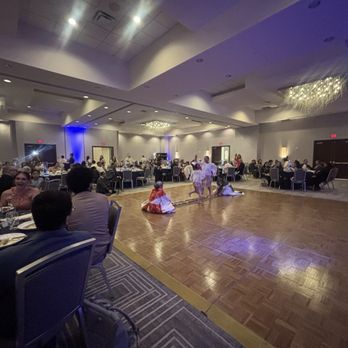 Hilton Minneapolis/Bloomington - Ballroom - Hotels Near Me - Bloomington, Minnesota