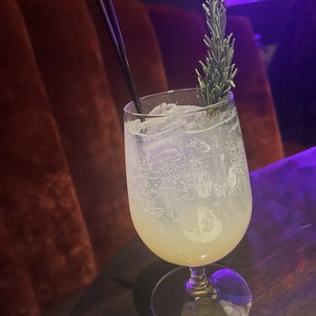Twin Creeks Steakhouse - Rosemary Grapefruit Fizz - Steakhouses Near Me - Las Vegas, Nevada Twin Creeks Steakhouse - Rosemary Grapefruit Fizz - Steakhouses Near Me - Las Vegas, Nevada