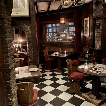 D'vijff Vlieghen - Modern European Near Me - Amsterdam, New Hampshire