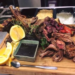 Leonardo Tapas & Lounge - En del av vår AW-buffé på fredagar! Oxfilé med rödvinssky och rosmarin
