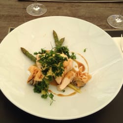 Restaurant Murtal G'schlößl - Pochierter Hahn mit Spargel und sehr guten Blunzentascherln. Nur zu wenig Beilagen...
