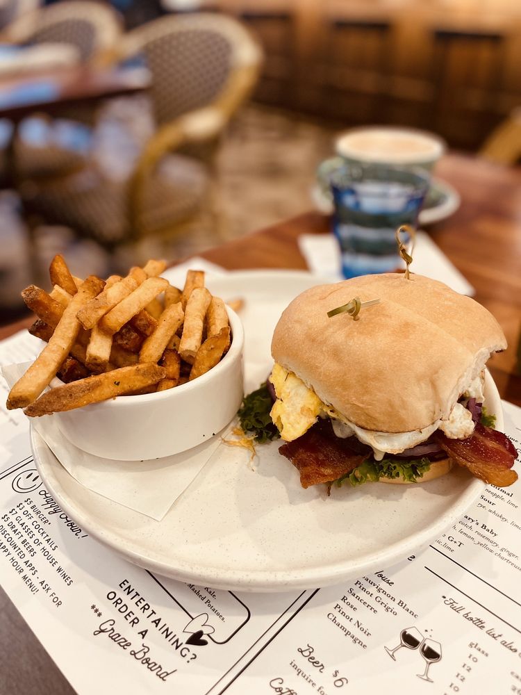 ELOISE NICHOLS GRILL & LIQUORS Updated September 2024 874 Photos