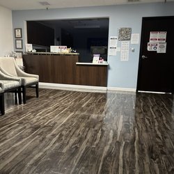 Breastlink Newport Beach - Was asked to come in at 7:20, its 7:52 and No one is here
